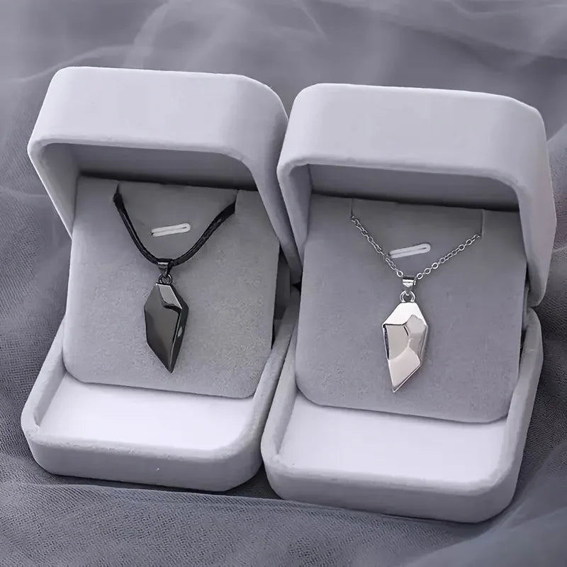 Good Simple Quality Couple Pendant Necklace ,Magnetic Heart